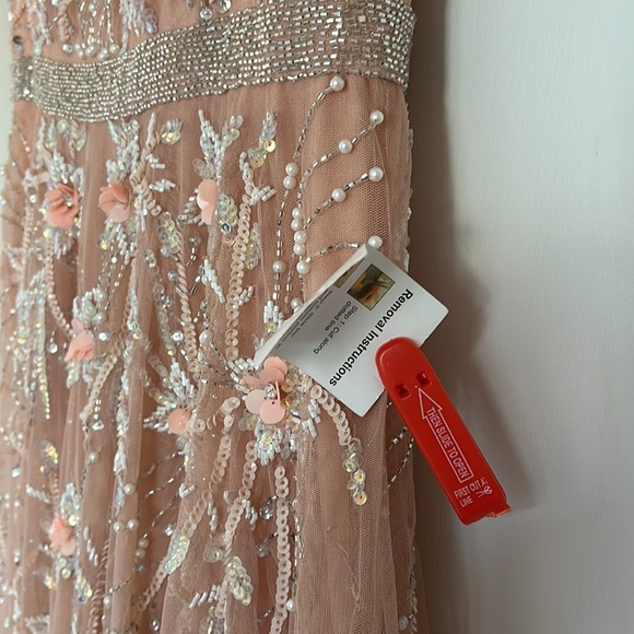 Mac Duggal EMBELLISHED V-NECK LONG GOWN - Picture 7 of 16